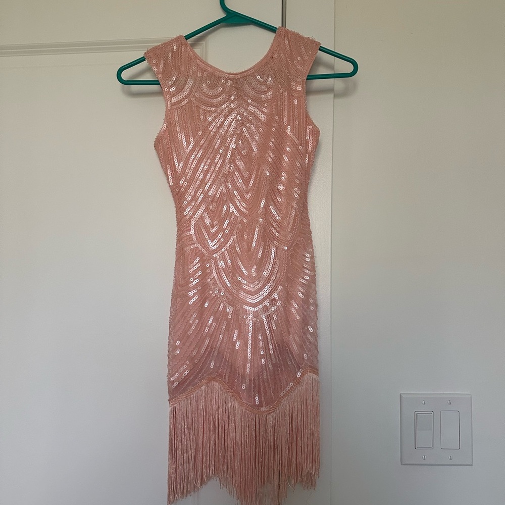 Cute sparkly party dress roaring 20s flapper